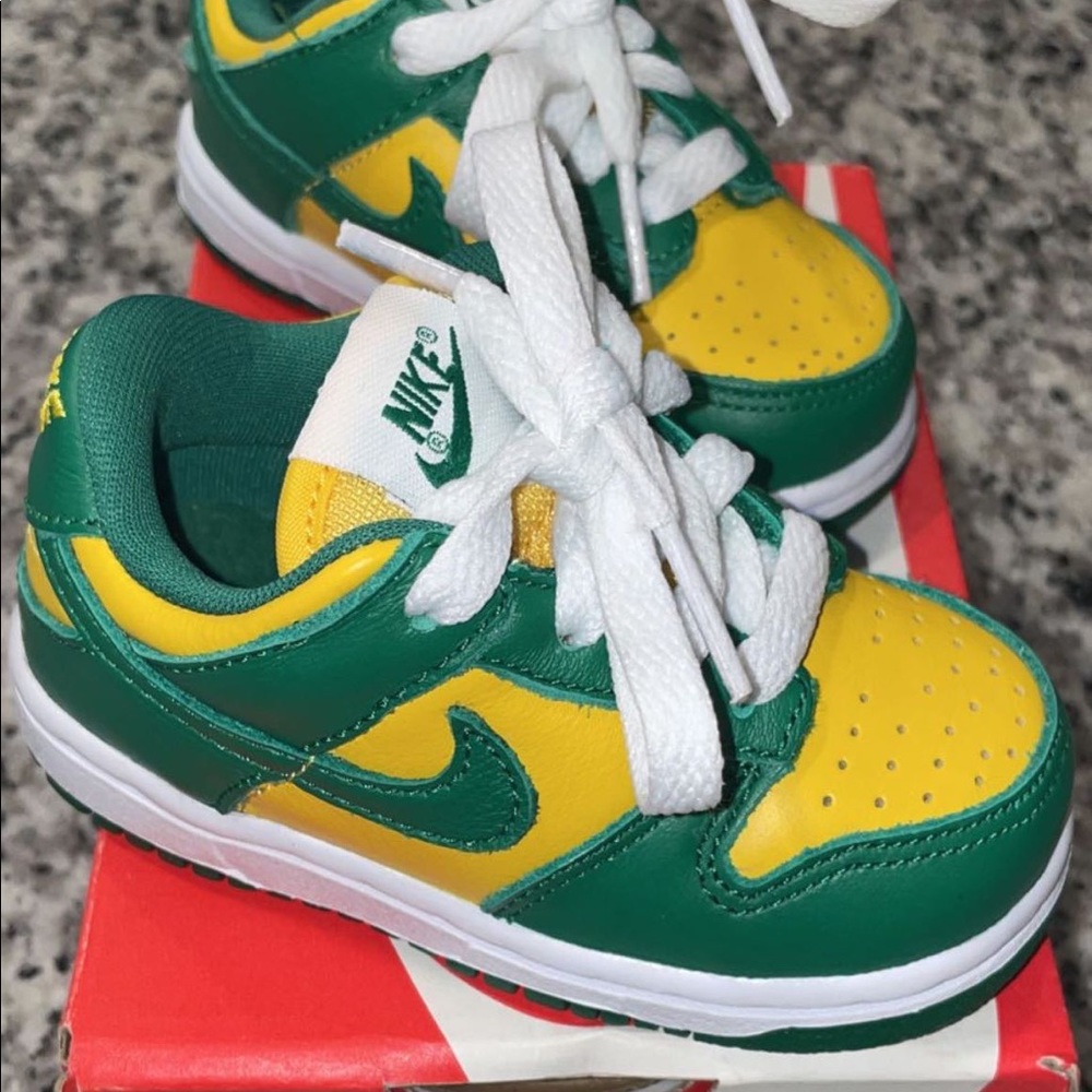 Nike dunks only worn once for aphoto shoot 💯 authentic ‼️Excellent condition